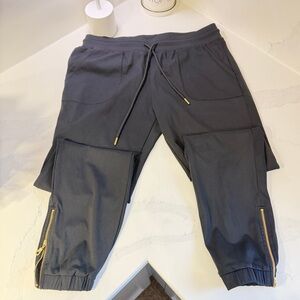 Zyia Women’s Black Everywhere Zipper Joggers Medium